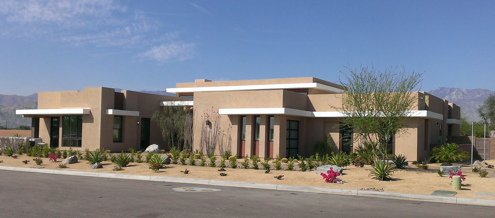 Exterior View of the Elan in Palm Springs, CA
